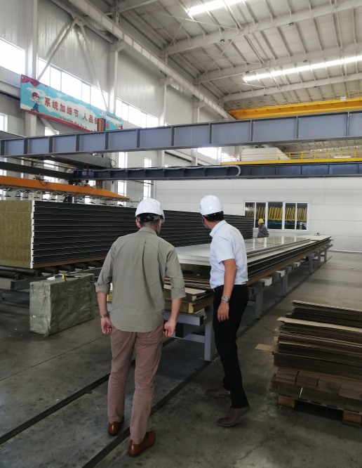 The Foreign Customer Visited the Rock Wool Composite Board Production Workshop